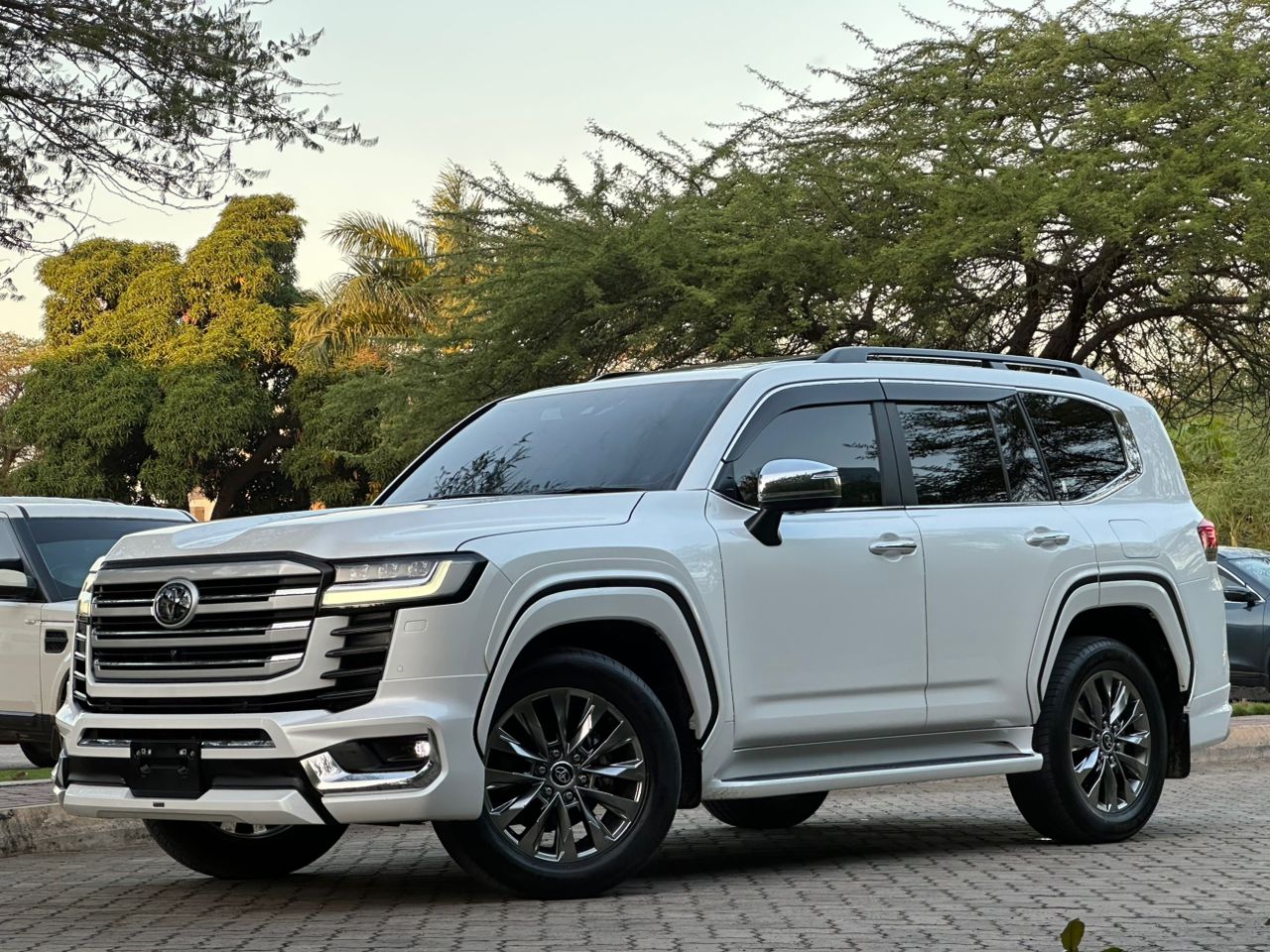LAND CRUISER