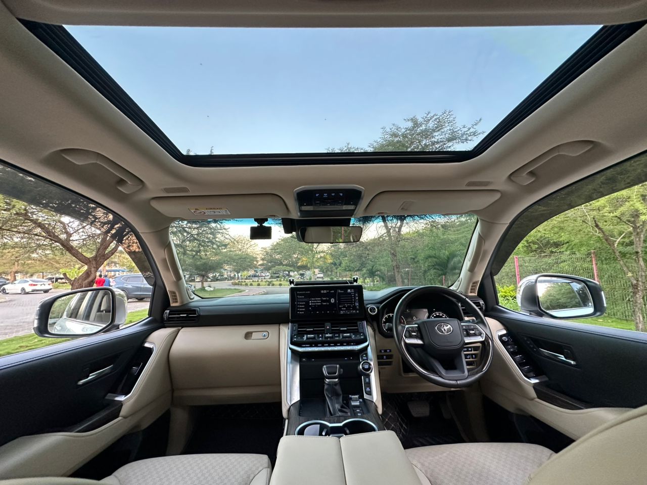LAND CRUISER thumbnail 6